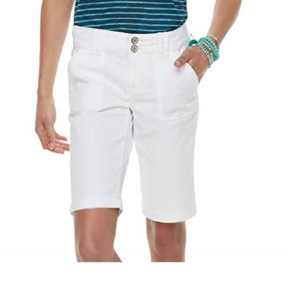 Womens Bermuda Shorts Unionbay White Blanche sz 17 Midrise Jr Girls Straight Leg - Picture 1 of 4